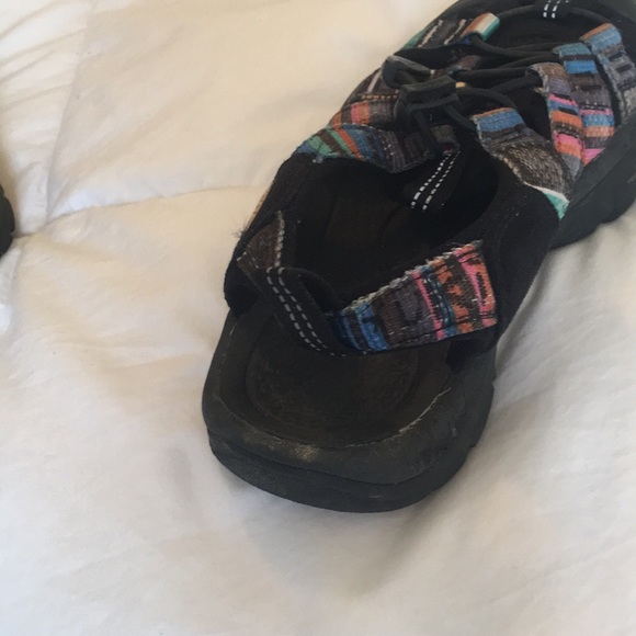 Keen closed toe waterproof sandals 5.5 - Picture 12 of 16